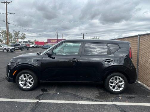 Black 2024 Kia Soul LX