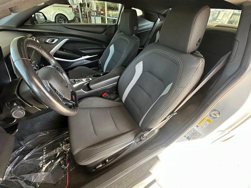 Silver Ice Metallic 2018 Chevrolet Camaro 1SS