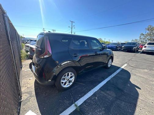 Black 2025 Kia Soul LX