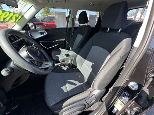 Black 2025 Kia Soul LX