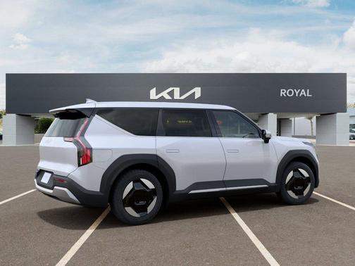 White Pearl 2026 Kia EV9 Light Long Range
