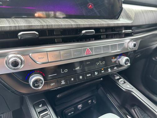 Silver 2025 Kia Telluride EX