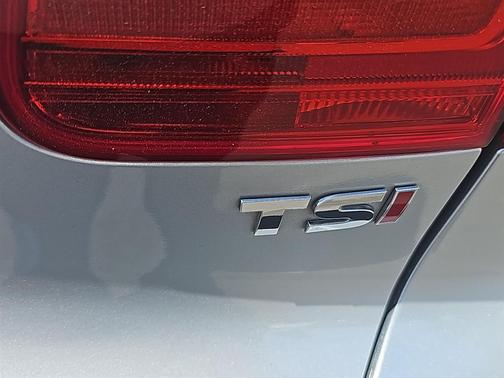 2016 Volkswagen Tiguan SE