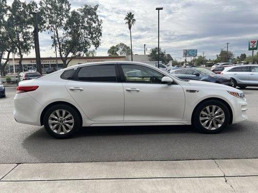 Photo 4 of 17 of 2016 Kia Optima EX