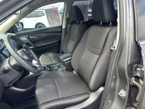 Gun Metallic 2018 Nissan Rogue SV