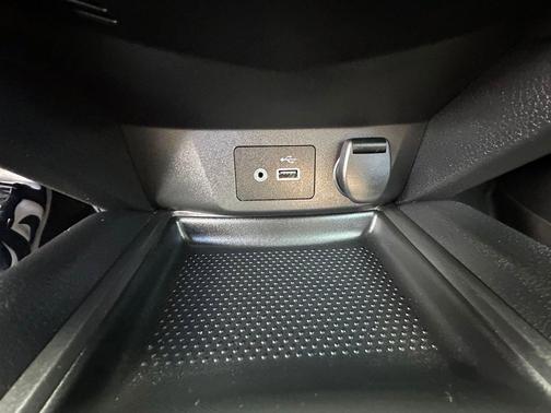 Gun Metallic 2018 Nissan Rogue SV