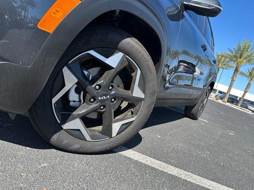 Gray 2026 Kia Seltos S