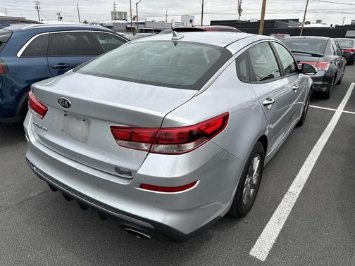 2020 Kia Optima LX