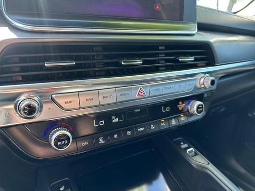 White Pearl 2022 Kia Telluride S