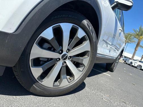 White Pearl 2022 Kia Telluride S