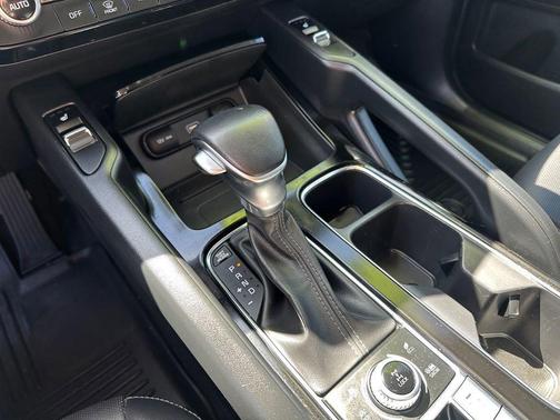 White Pearl 2022 Kia Telluride S
