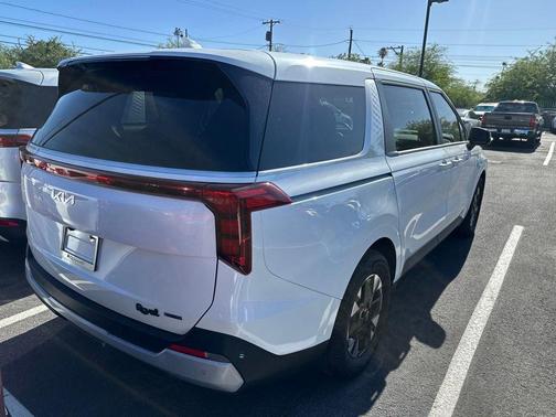 Snow White Pearl 2025 Kia Carnival Hybrid LXS