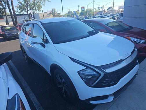 White Pearl 2023 Kia Sportage EX