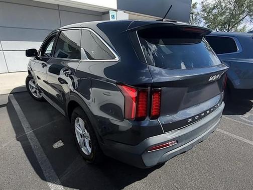 2022 Kia Sorento LX