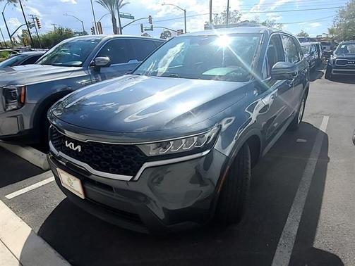 2022 Kia Sorento LX