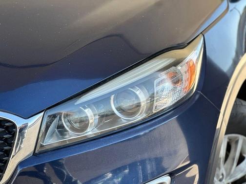 Blue 2016 Kia Sorento LX