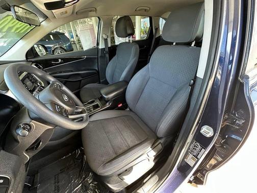 Blue 2016 Kia Sorento LX