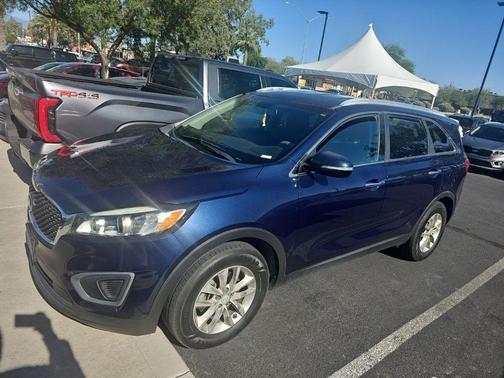 Blue 2016 Kia Sorento LX
