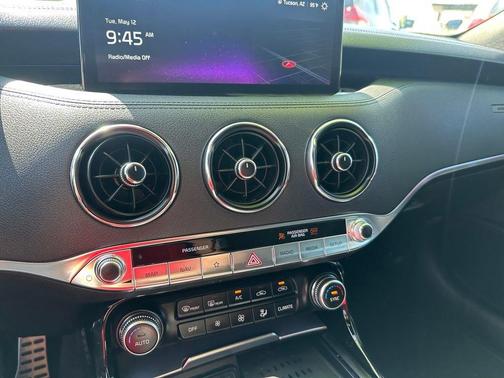 Metal 2022 Kia Stinger GT1