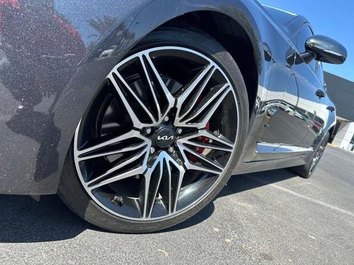 Metal 2022 Kia Stinger GT1