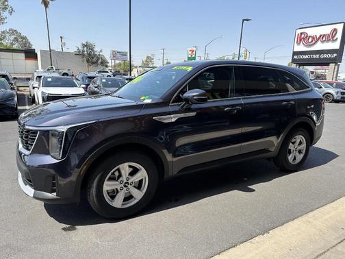 2025 Kia Sorento LX