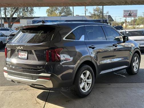 2025 Kia Sorento LX