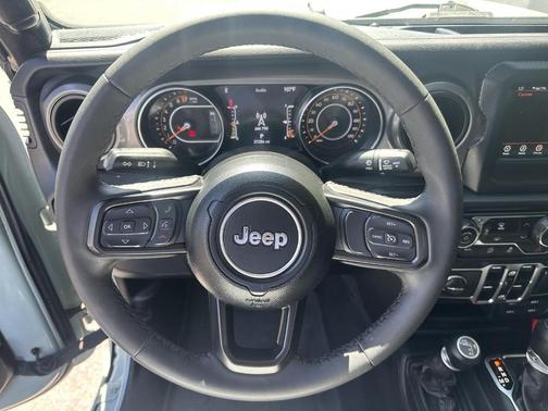 2023 Jeep Gladiator Sport
