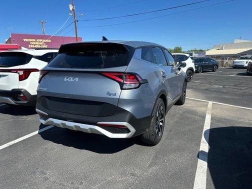 Silver 2025 Kia Sportage EX