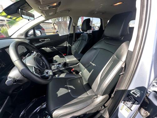 Silver 2025 Kia Sportage EX
