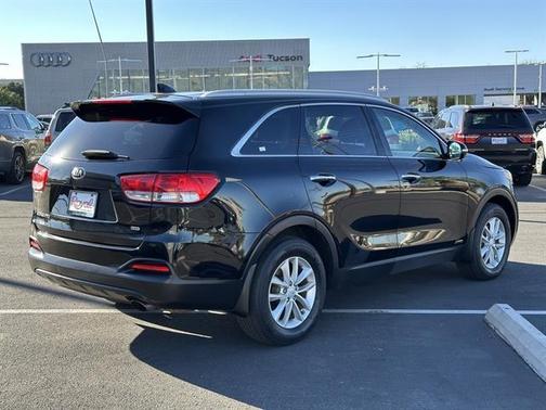 2018 Kia Sorento LX