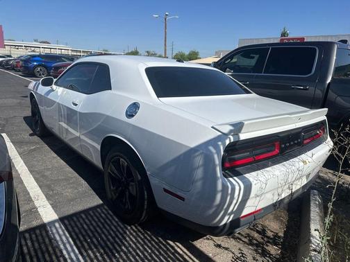 White 2018 Dodge Challenger SXT