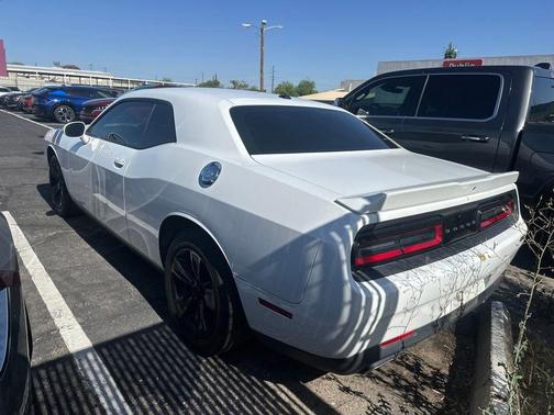 White 2018 Dodge Challenger SXT