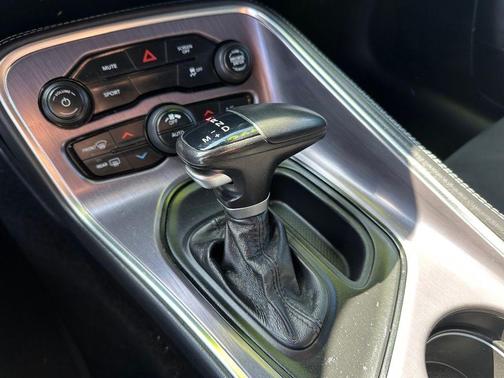 White 2018 Dodge Challenger SXT