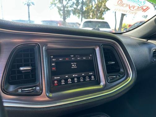 White 2018 Dodge Challenger SXT