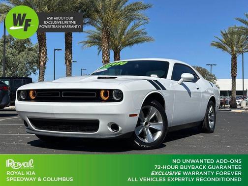 White 2018 Dodge Challenger SXT