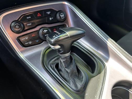 White 2018 Dodge Challenger SXT