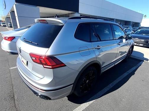 2022 Volkswagen Tiguan 2.0T SE R-Line Black
