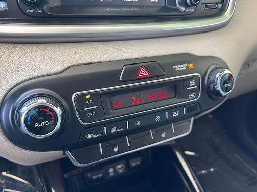 Snow White Pearl 2019 Kia Sorento EX