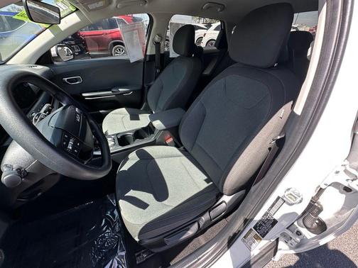 Snow White Pearl 2025 Kia K4 LX