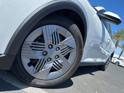 Snow White Pearl 2025 Kia K4 LX
