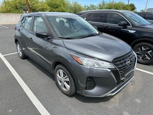 Gun Metallic 2024 Nissan Kicks S