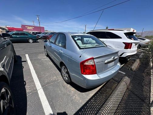 Silver 2006 Kia Spectra SX