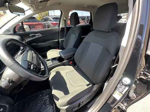 Ebony Black 2026 Kia Sportage LX