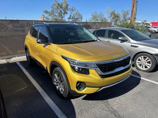 Yellow 2023 Kia Seltos S