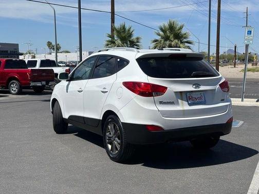 Winter White 2014 Hyundai TUCSON SE