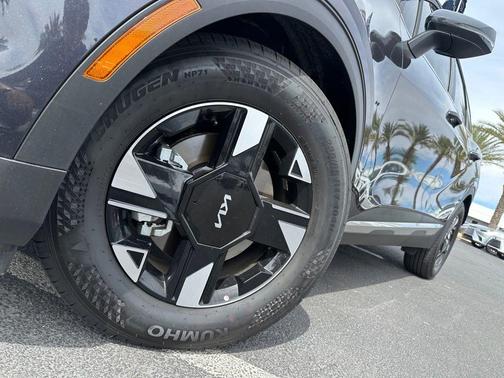 Gray Metallic 2026 Kia Sportage LX