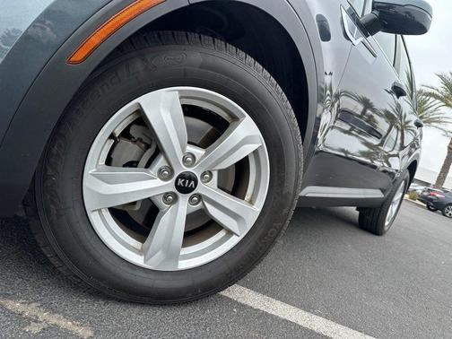 Gray 2021 Kia Sorento LX