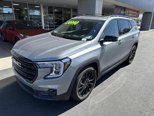2023 GMC Terrain SLT