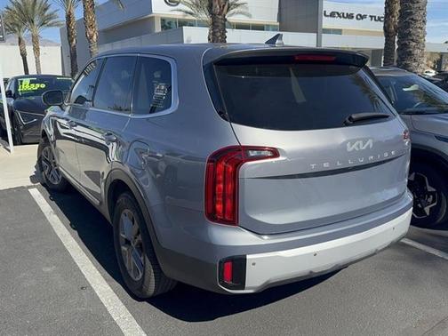 2023 Kia Telluride LX
