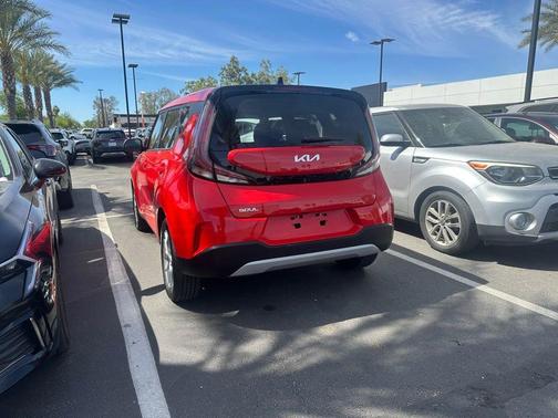 Inferno Red 2024 Kia Soul LX
